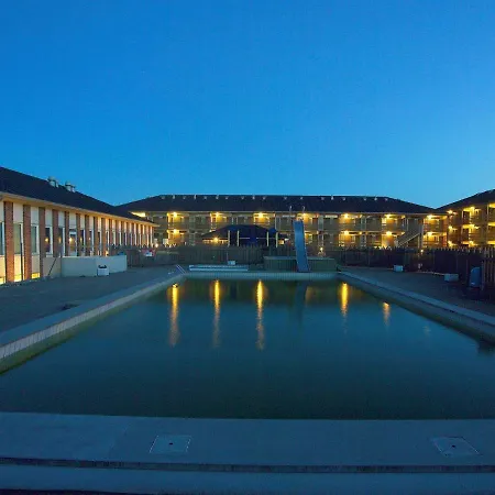 4 Person On A In Lejlighed