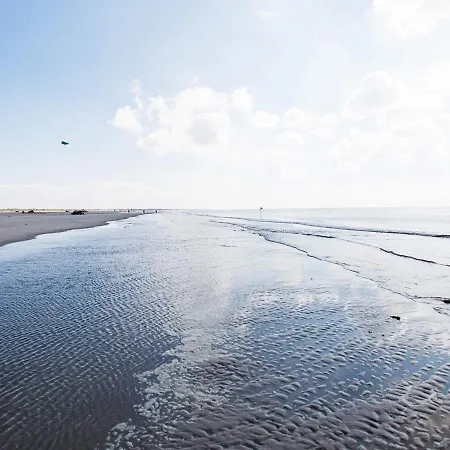 4 Person On A In Lejlighed