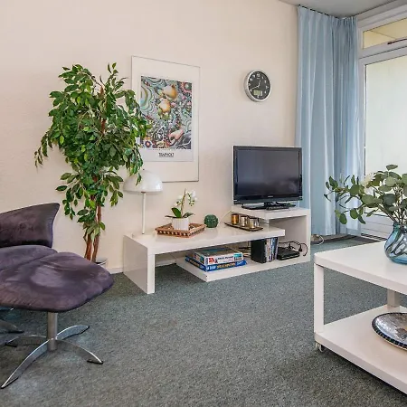 Daire 4 Person On A In *