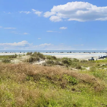 4 Person On A In Daire